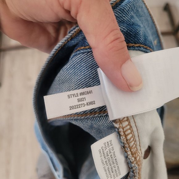 Madewell Relaxed Denim Shorts Button Fly Ripped Edition MC641 sz 29 - Picture 5 of 7